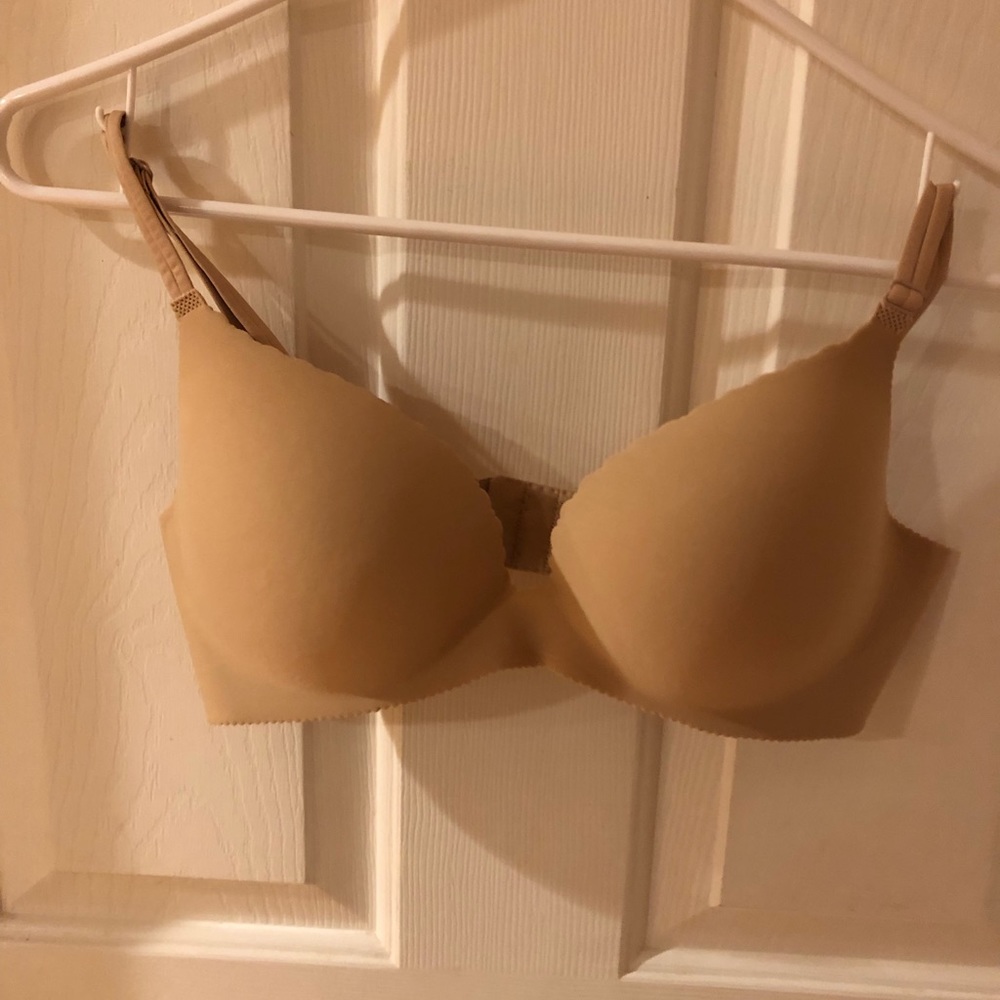 Victoria Secret Bra  - tags on it-  size 36C